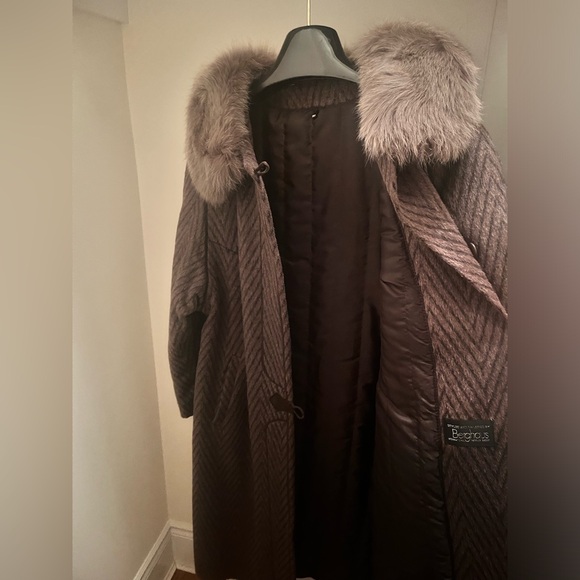 Berghaus Winter Wool Coat with fur collar - Picture 3 of 5